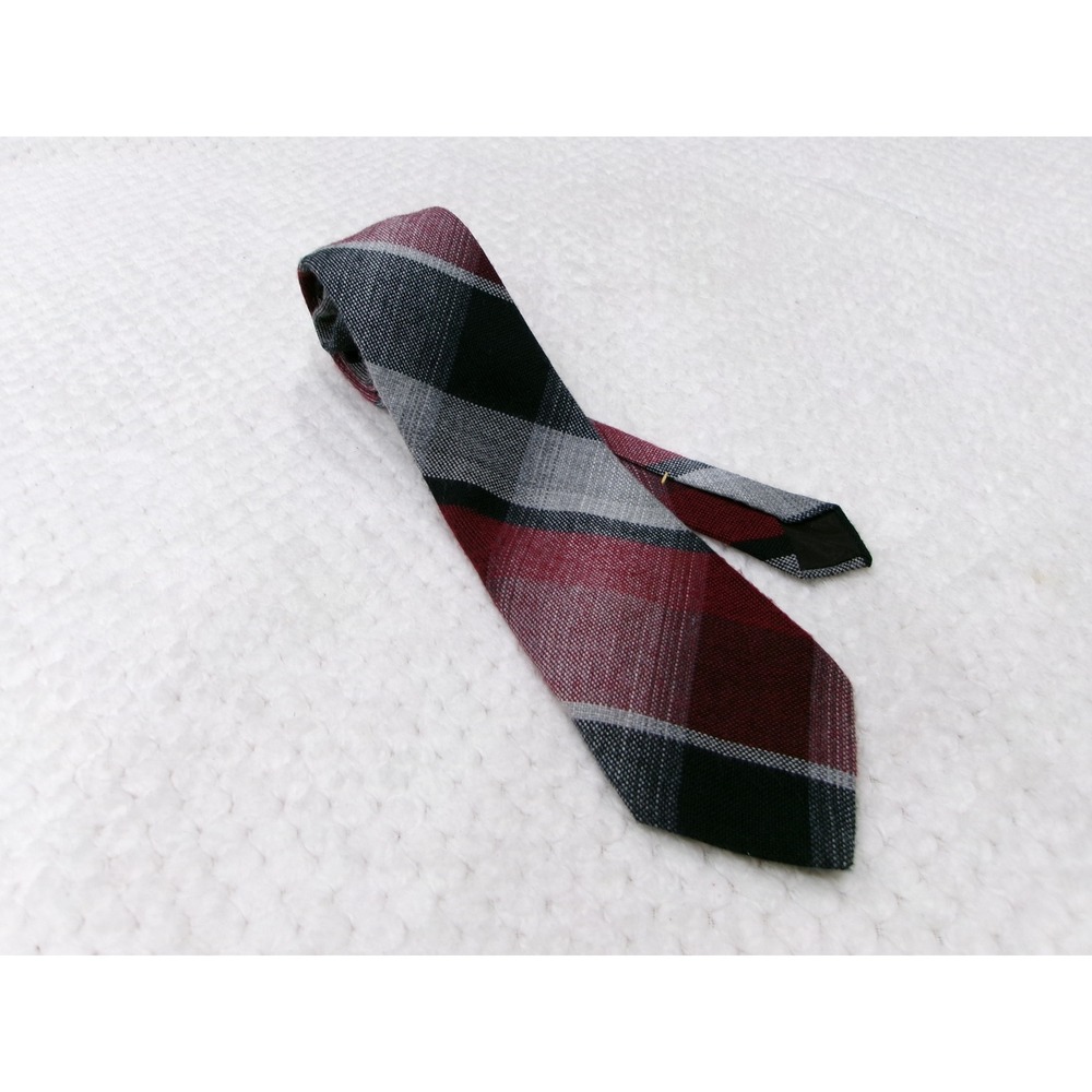 Wembley Mens 3.5"x55" Necktie Burgundy Grey Black Plaid Woven Classic Tie